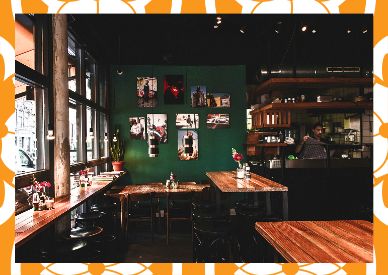 古民家を改装した内装